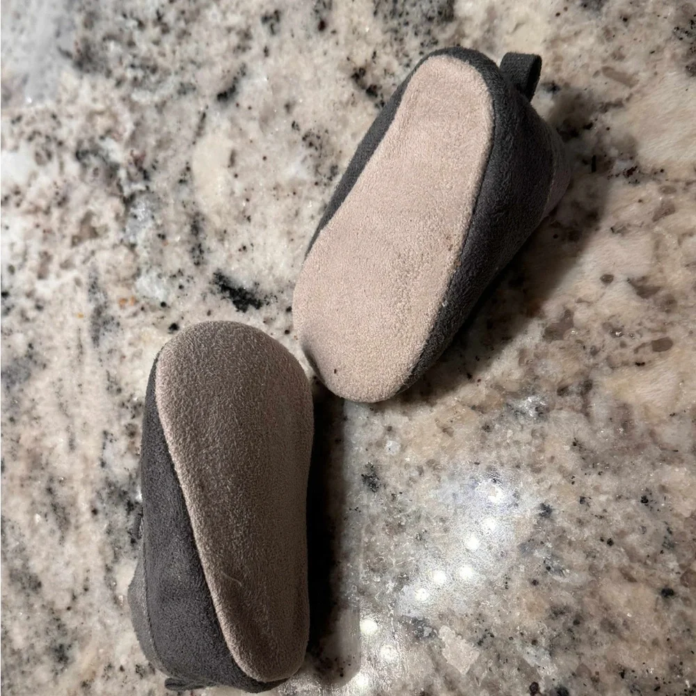 Cozy Gray Kids Shoes 3-6m